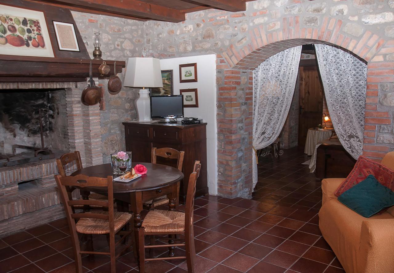 Il Poggiolo Di Parrano Pensionat Exteriör bild